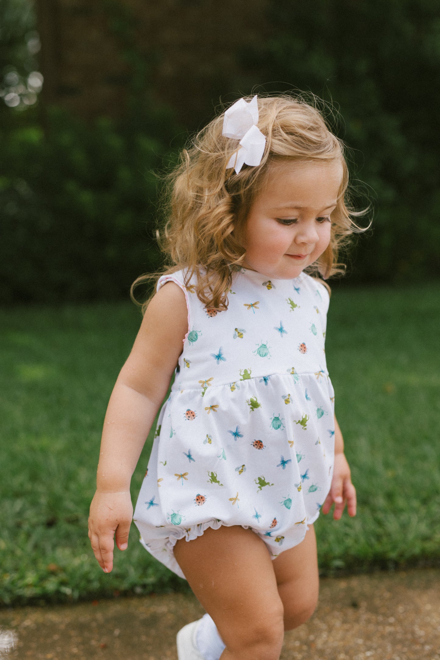 Bug Bliss Scalloped Edge Bubble